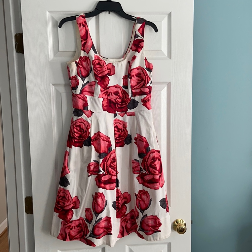 White House black market floral dress size 8